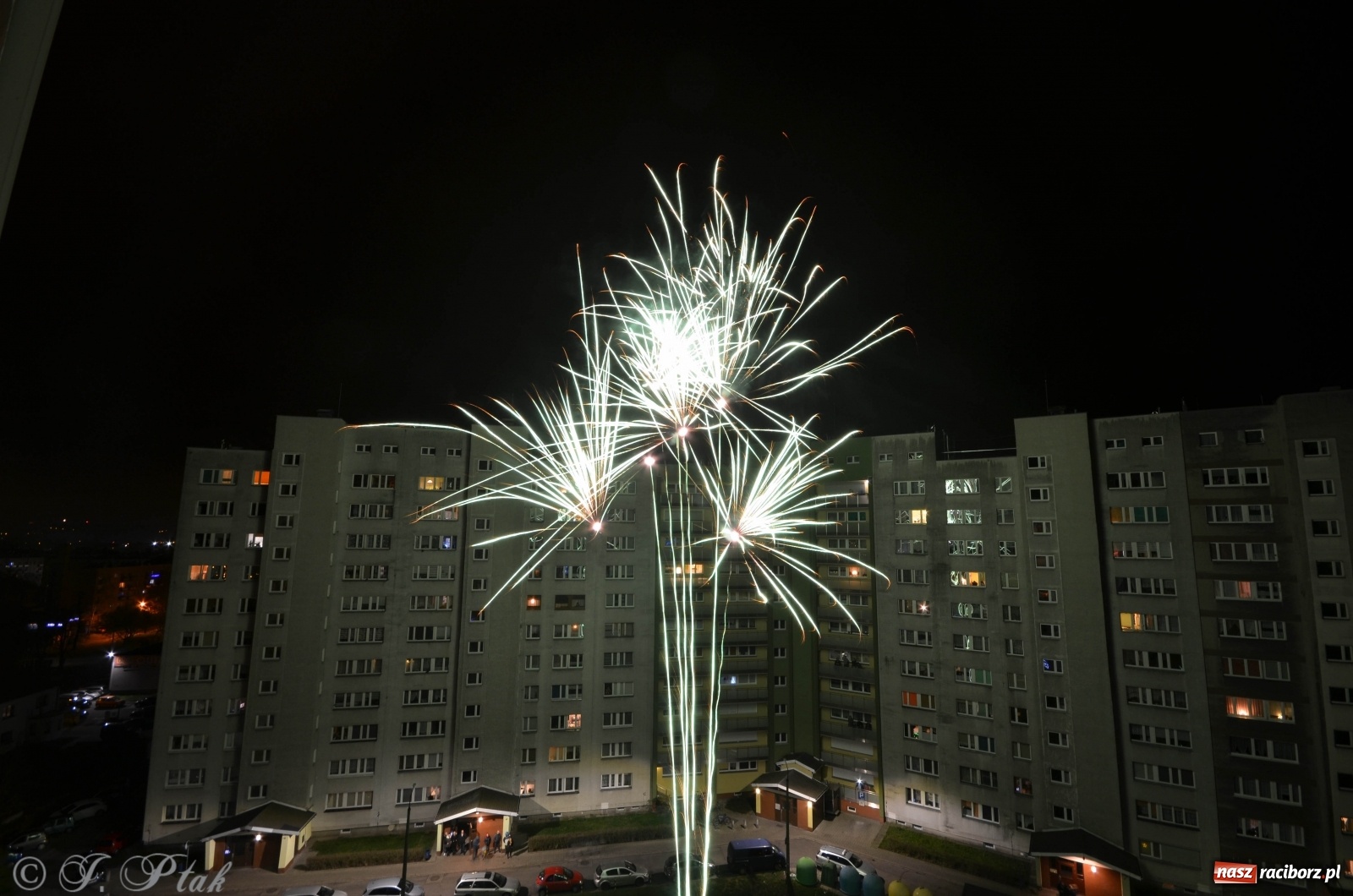 Zdjęcie w galerii na portalu naszraciborz.pl: Noworoczne niebo nad Raciborzem [FOTO i WIDEO]  wiadomości z regionu