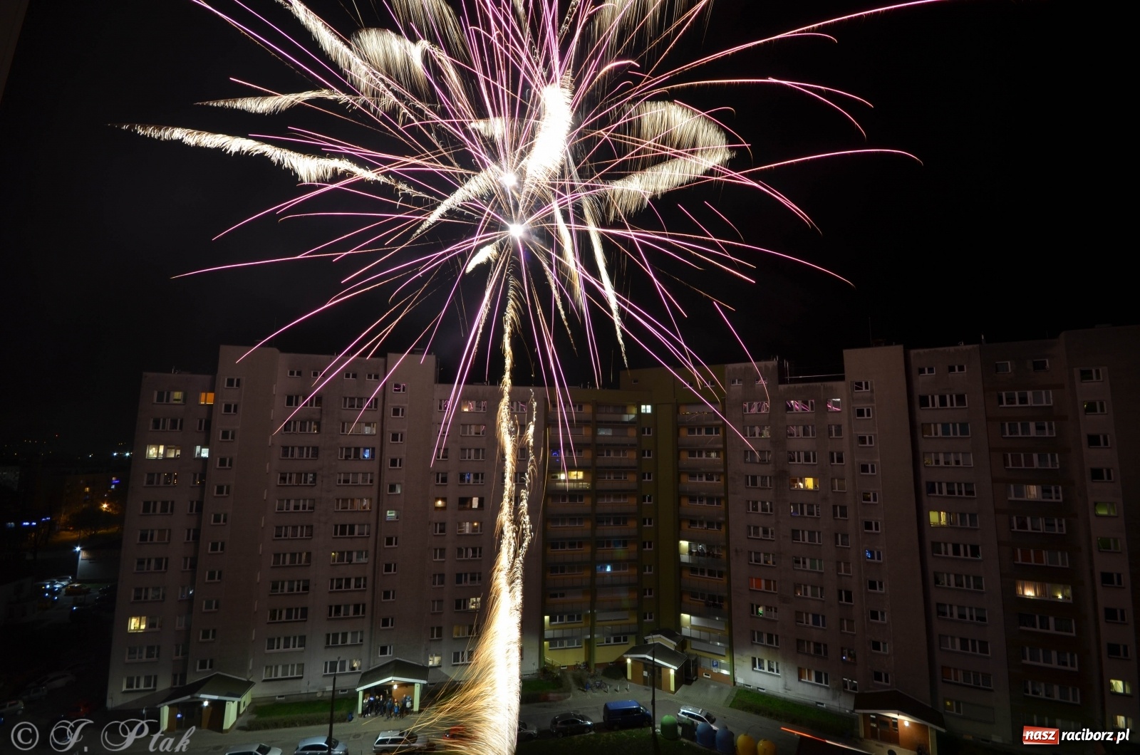 Zdjęcie w galerii na portalu naszraciborz.pl: Noworoczne niebo nad Raciborzem [FOTO i WIDEO]  wiadomości z regionu
