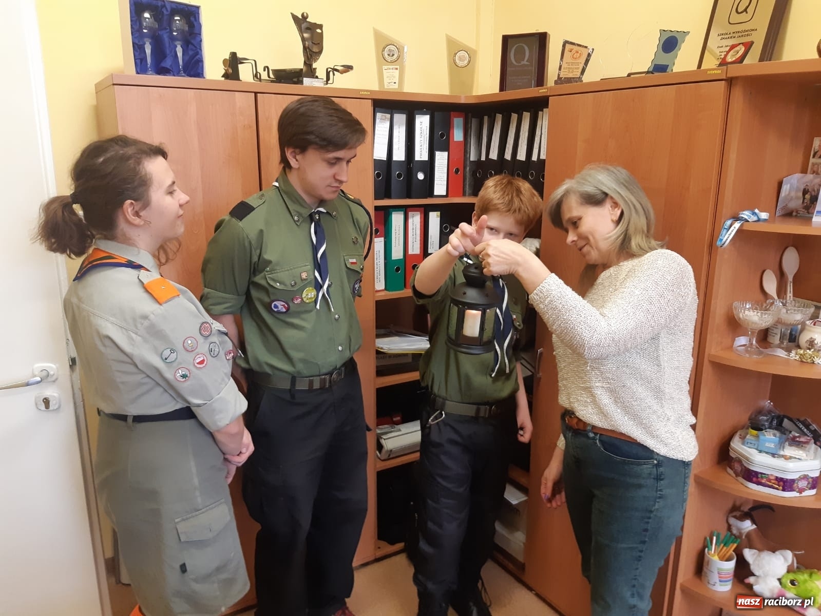 Zdjęcie w galerii na portalu naszraciborz.pl: Harcerze podsumowali sztafetę Betlejemskiego Światła Pokoju wiadomości z regionu