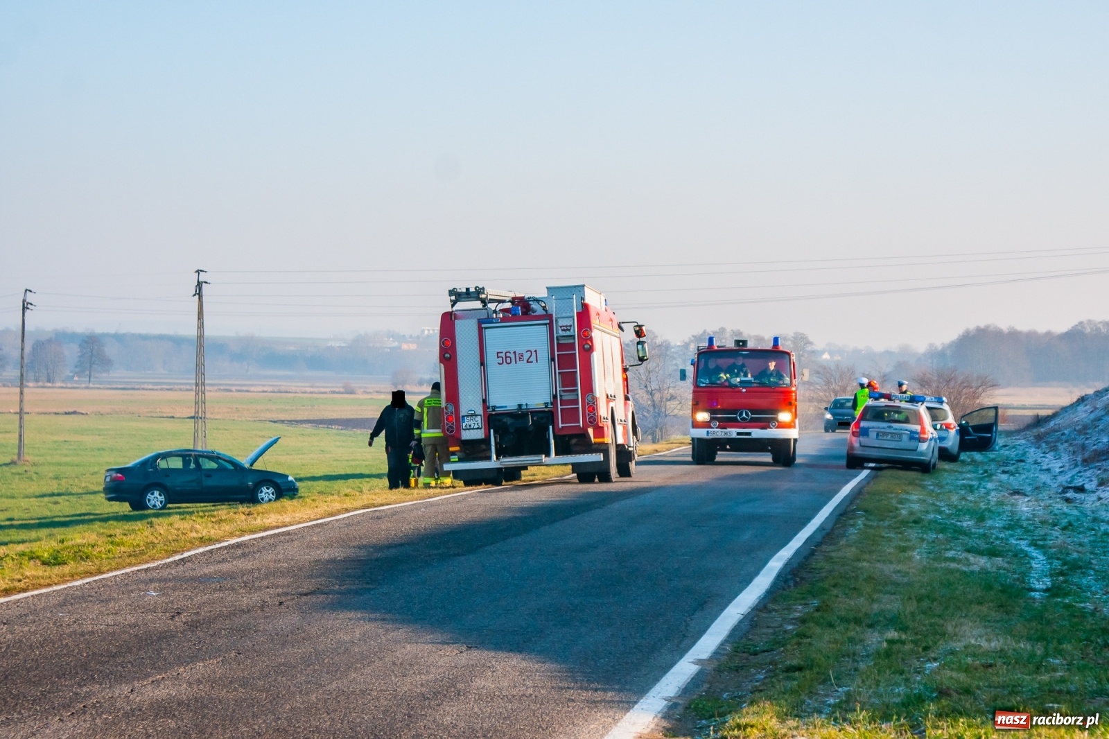 Zdjęcie w galerii na portalu naszraciborz.pl: Toyota dachowała na trasie Bolesław-Borucin wiadomości z regionu
