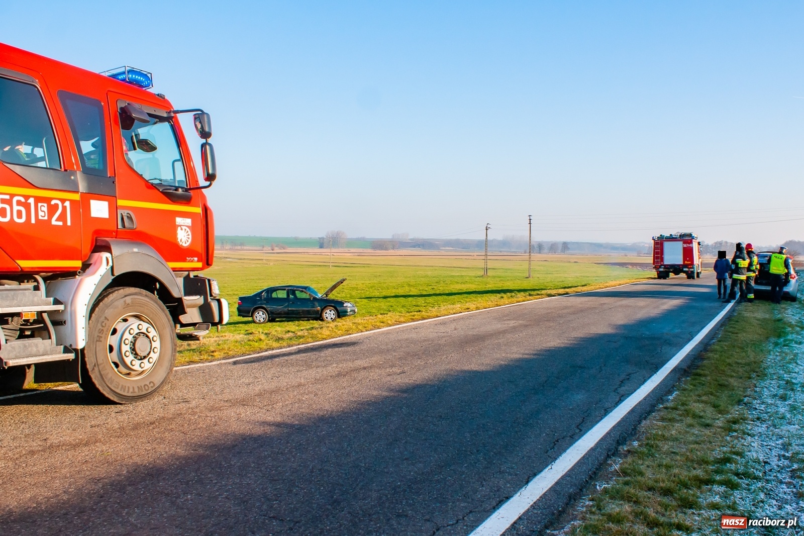 Zdjęcie w galerii na portalu naszraciborz.pl: Toyota dachowała na trasie Bolesław-Borucin wiadomości z regionu