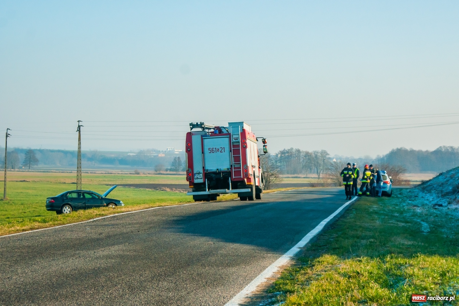 Zdjęcie w galerii na portalu naszraciborz.pl: Toyota dachowała na trasie Bolesław-Borucin wiadomości z regionu