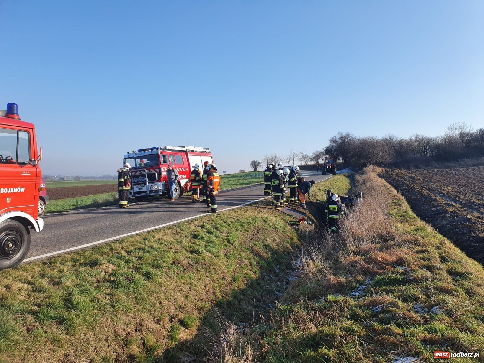 Zdjęcie w galerii na portalu naszraciborz.pl: Kobieta w ciąży dachowała oplem [FOTO] wiadomości z regionu