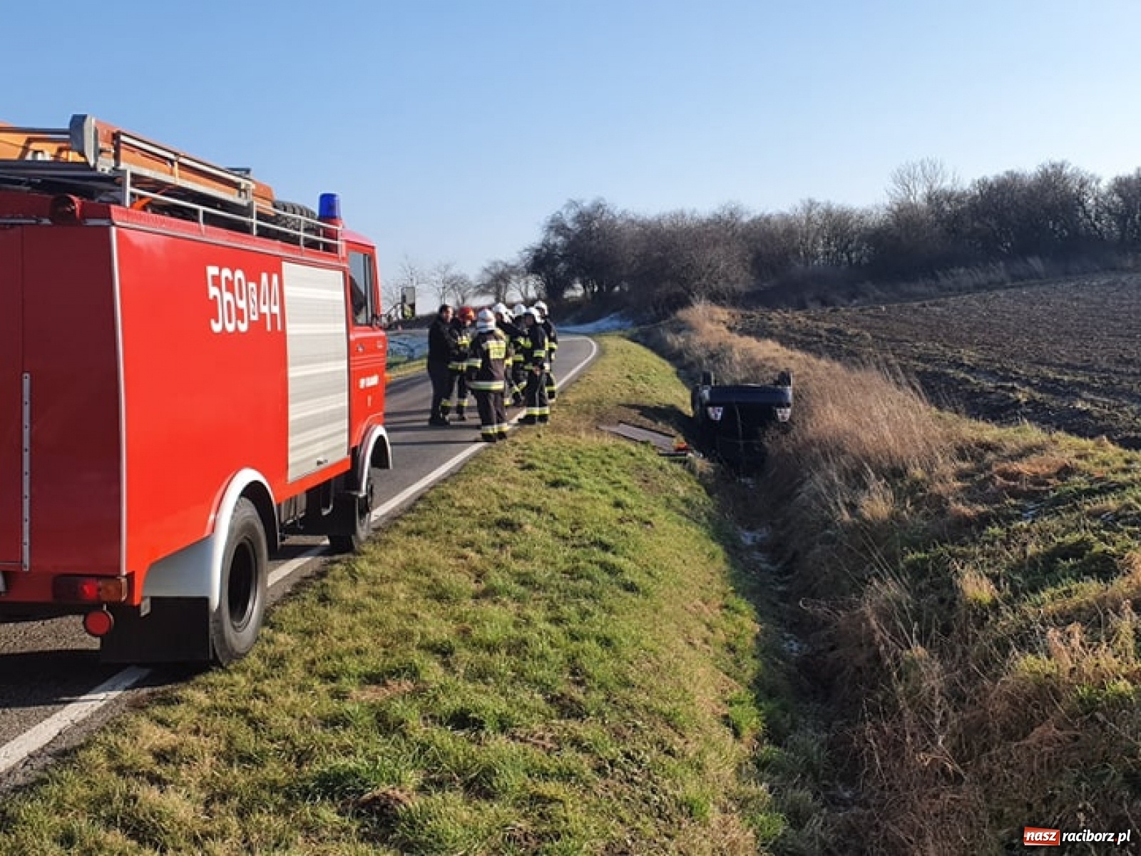 Zdjęcie w galerii na portalu naszraciborz.pl: Kobieta w ciąży dachowała oplem [FOTO] wiadomości z regionu
