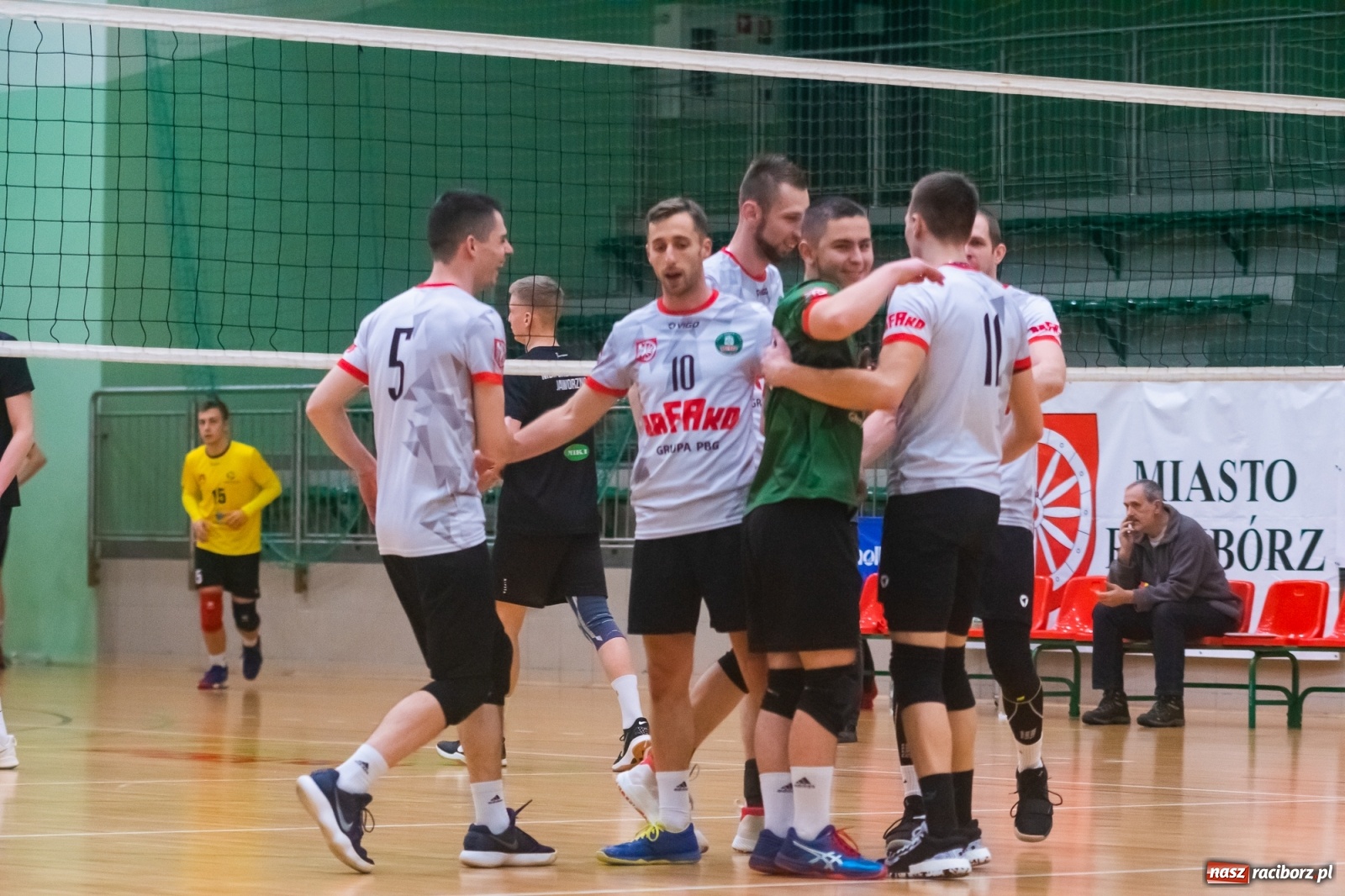 Zdjęcie w galerii na portalu naszraciborz.pl: Siatkówka. KS AZS Rafako żegna outsidera [FOTO i WIDEO] wiadomości z regionu