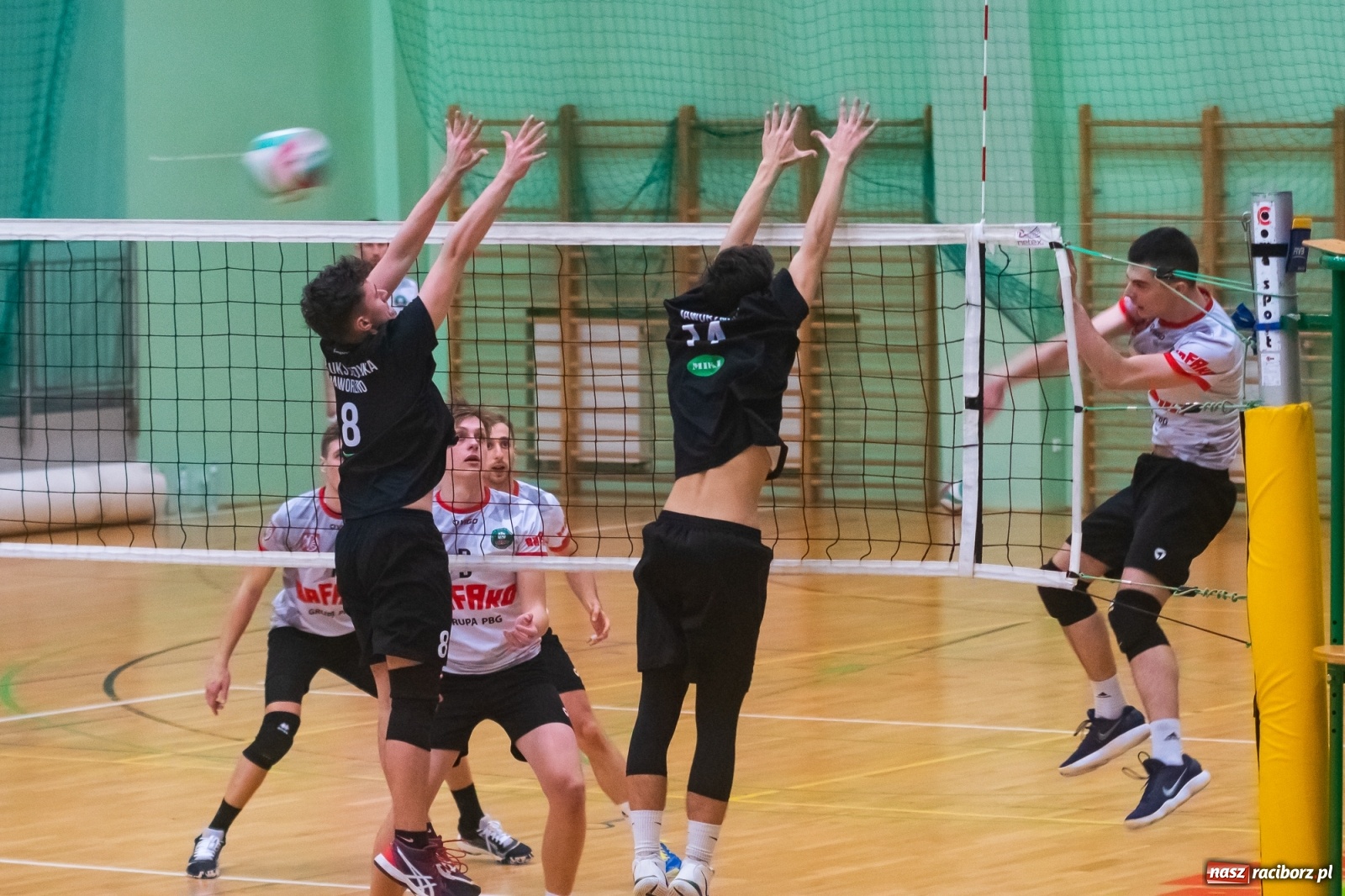 Zdjęcie w galerii na portalu naszraciborz.pl: Siatkówka. KS AZS Rafako żegna outsidera [FOTO i WIDEO] wiadomości z regionu