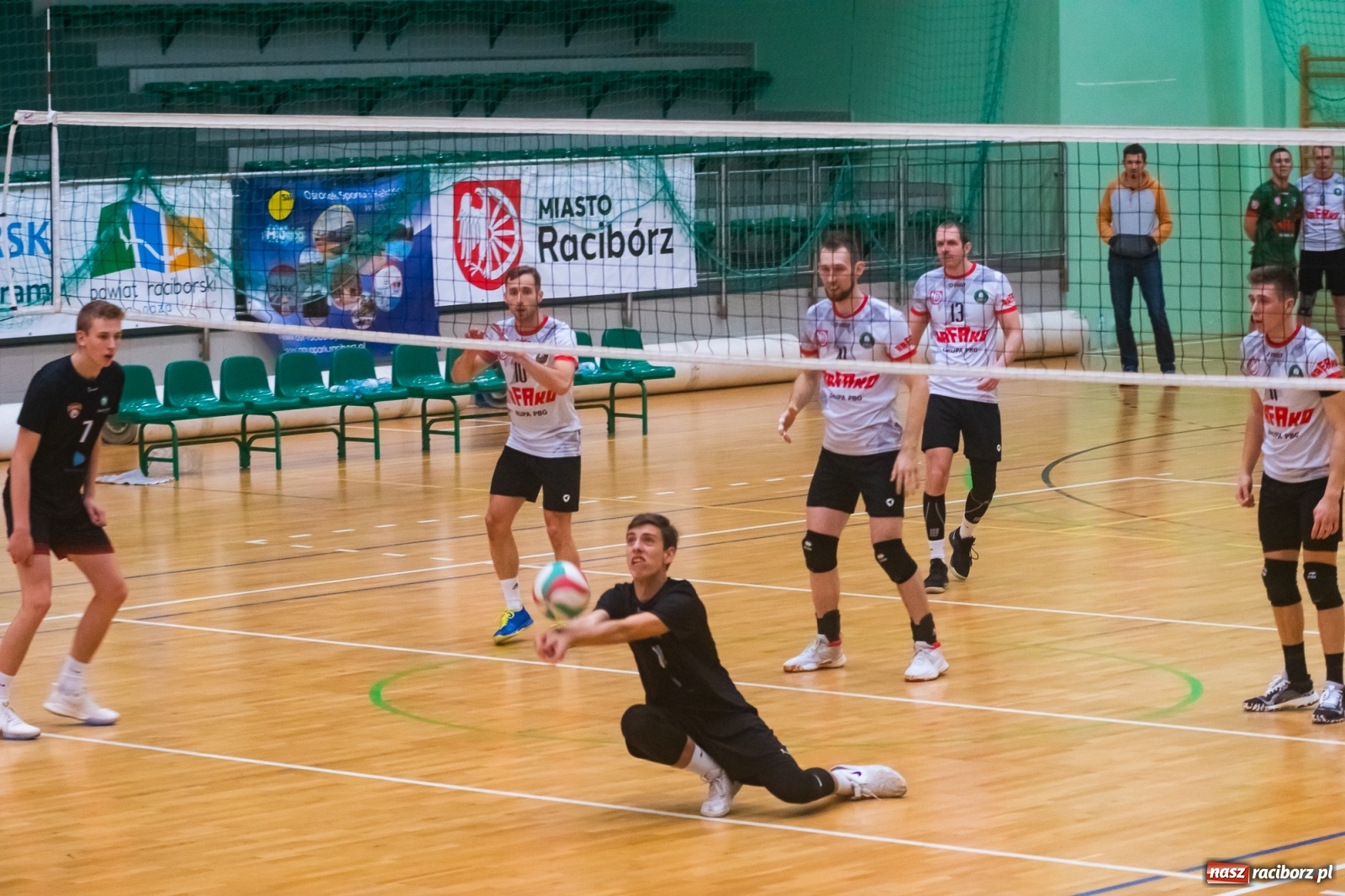 Zdjęcie w galerii na portalu naszraciborz.pl: Siatkówka. KS AZS Rafako żegna outsidera [FOTO i WIDEO] wiadomości z regionu