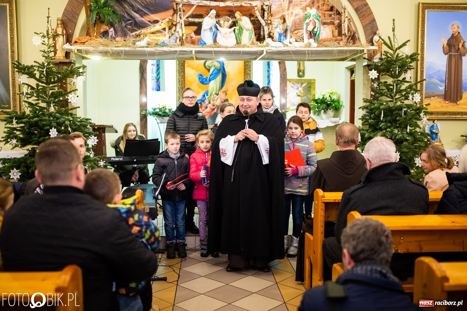 Zdjęcie w galerii na portalu naszraciborz.pl: Motocyklowe kolędowanie przy Żłobku wiadomości z regionu