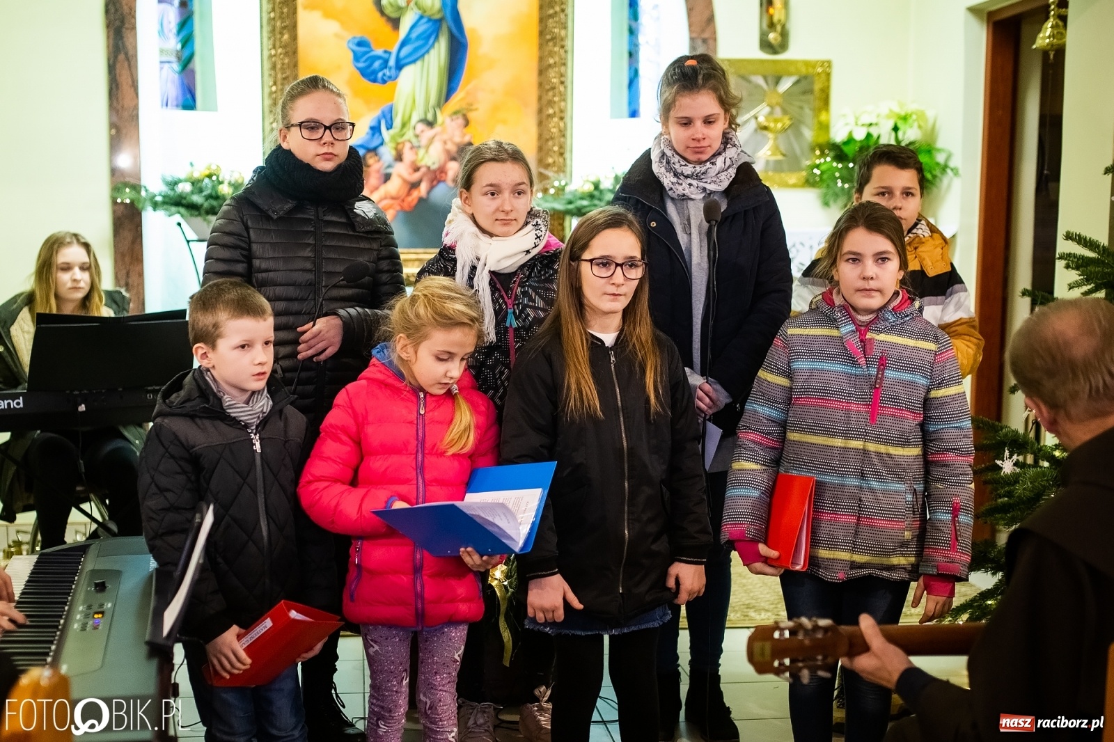 Zdjęcie w galerii na portalu naszraciborz.pl: Motocyklowe kolędowanie przy Żłobku wiadomości z regionu
