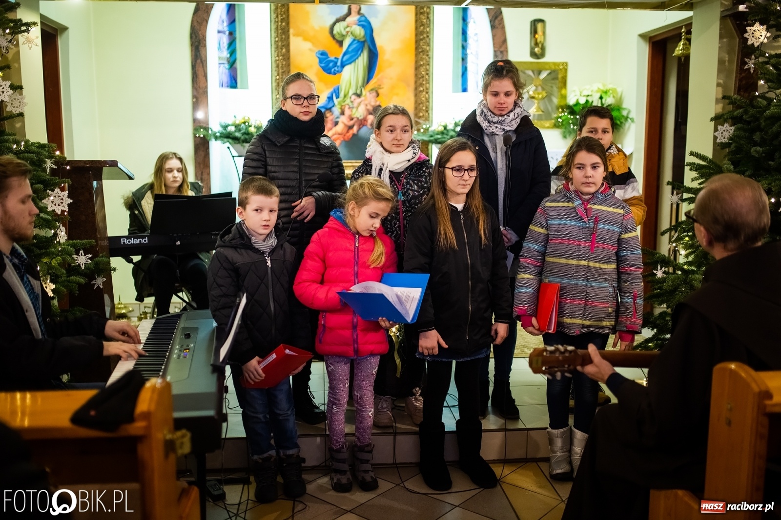 Zdjęcie w galerii na portalu naszraciborz.pl: Motocyklowe kolędowanie przy Żłobku wiadomości z regionu