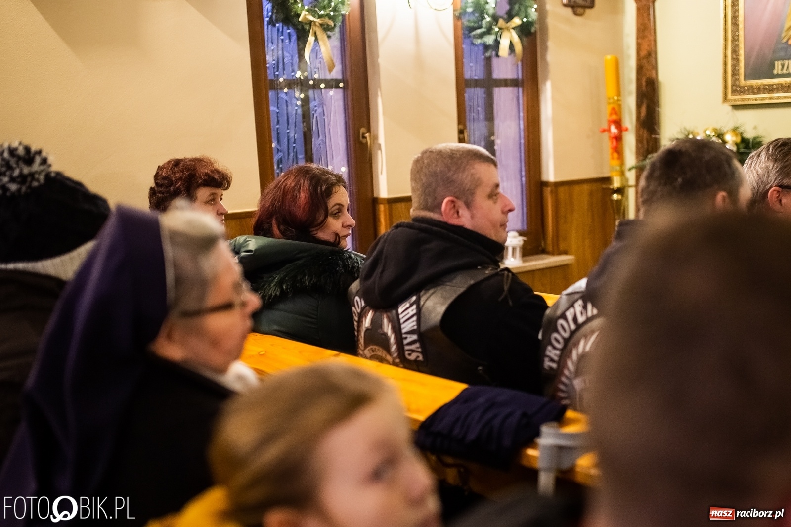 Zdjęcie w galerii na portalu naszraciborz.pl: Motocyklowe kolędowanie przy Żłobku wiadomości z regionu