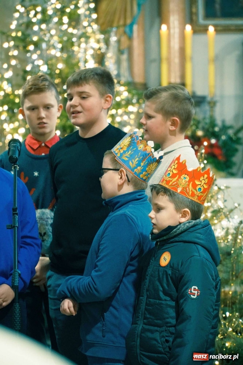 Zdjęcie w galerii na portalu naszraciborz.pl: Orszak Trzech Króli przeszedł przez Gamów [FOTO i WIDEO] wiadomości z regionu