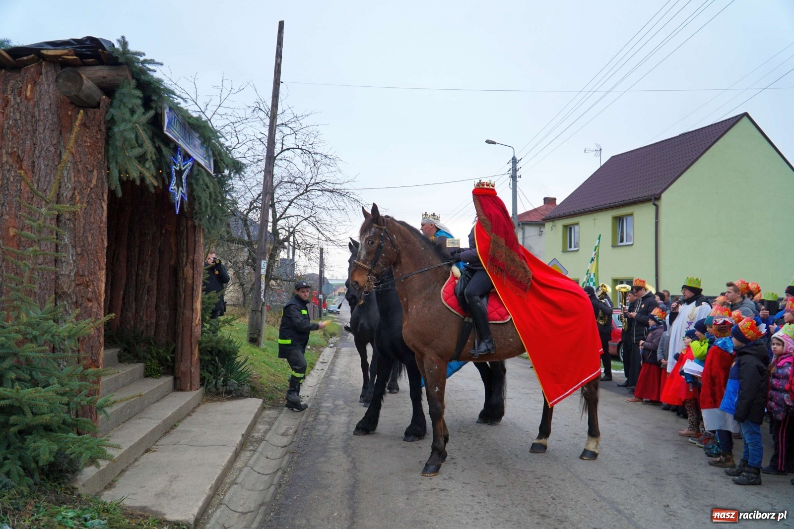 Zdjęcie w galerii na portalu naszraciborz.pl: Orszak Trzech Króli przeszedł przez Gamów [FOTO i WIDEO] wiadomości z regionu