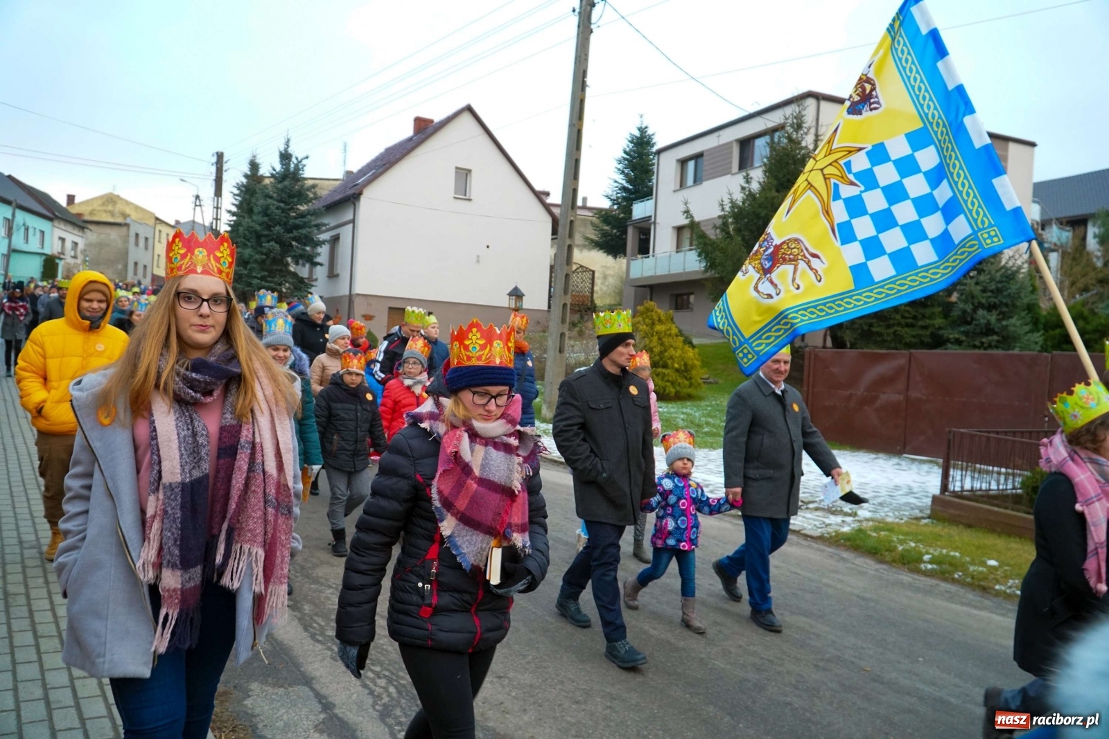 Zdjęcie w galerii na portalu naszraciborz.pl: Orszak Trzech Króli przeszedł przez Gamów [FOTO i WIDEO] wiadomości z regionu