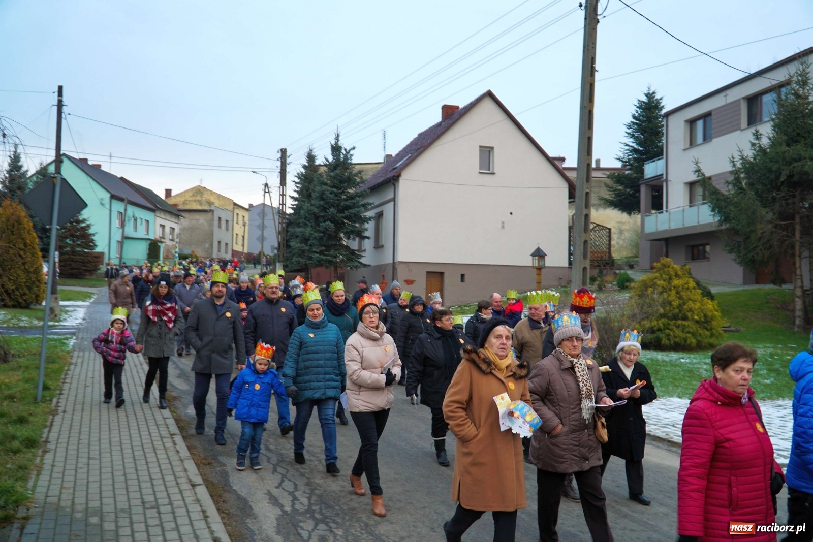 Zdjęcie w galerii na portalu naszraciborz.pl: Orszak Trzech Króli przeszedł przez Gamów [FOTO i WIDEO] wiadomości z regionu