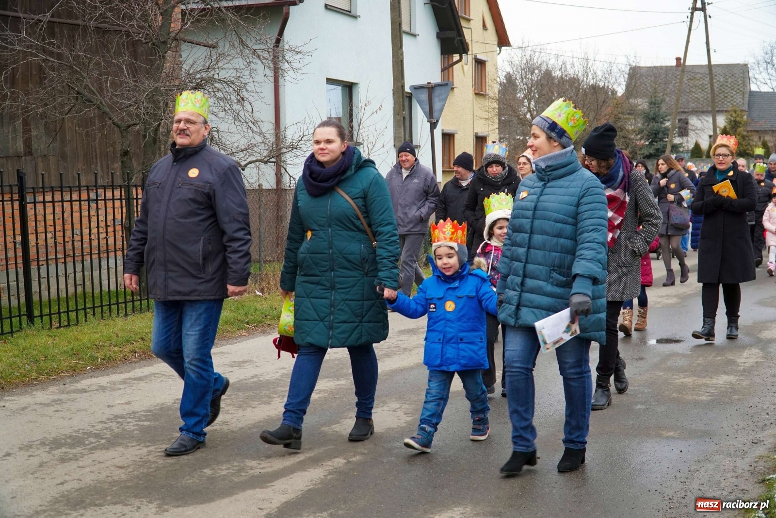 Zdjęcie w galerii na portalu naszraciborz.pl: Orszak Trzech Króli przeszedł przez Gamów [FOTO i WIDEO] wiadomości z regionu