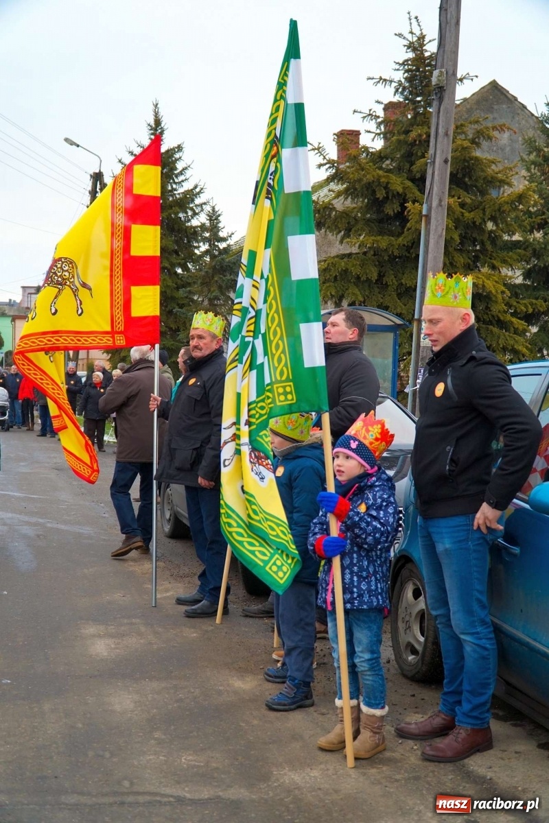 Zdjęcie w galerii na portalu naszraciborz.pl: Orszak Trzech Króli przeszedł przez Gamów [FOTO i WIDEO] wiadomości z regionu