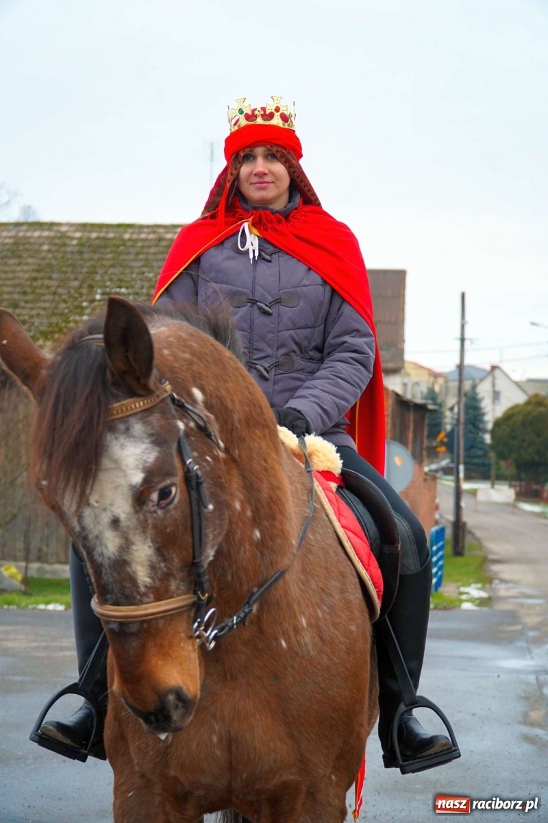 Zdjęcie w galerii na portalu naszraciborz.pl: Orszak Trzech Króli przeszedł przez Gamów [FOTO i WIDEO] wiadomości z regionu