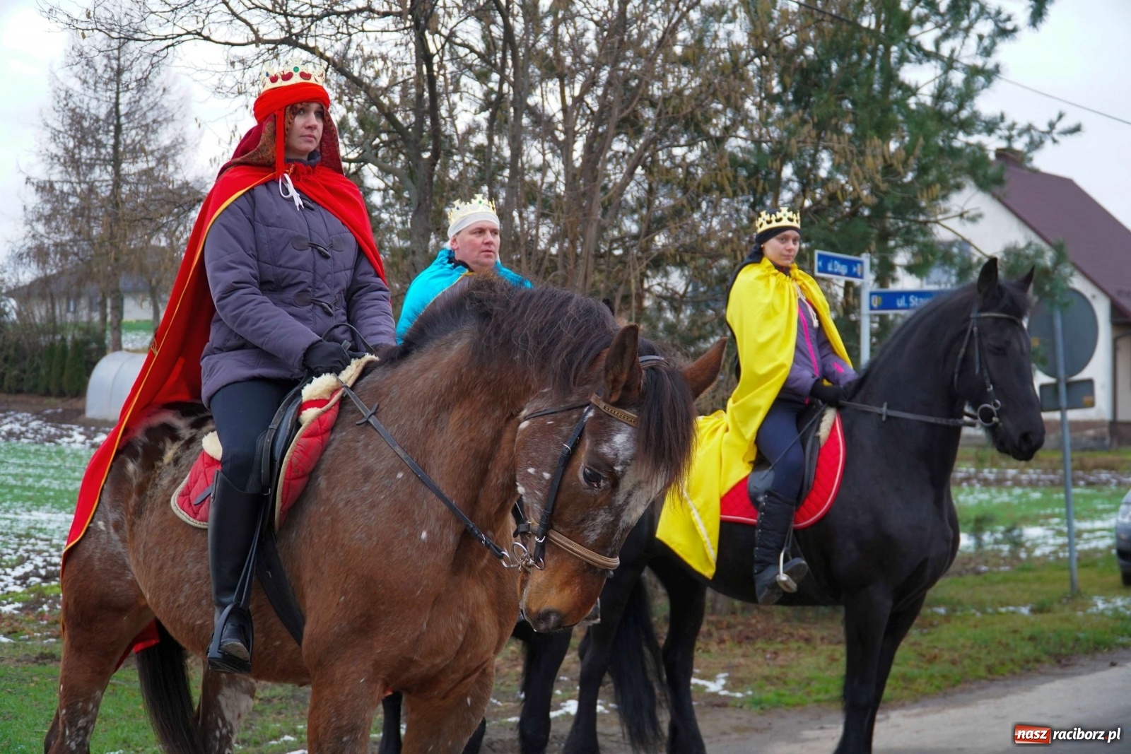 Zdjęcie w galerii na portalu naszraciborz.pl: Orszak Trzech Króli przeszedł przez Gamów [FOTO i WIDEO] wiadomości z regionu