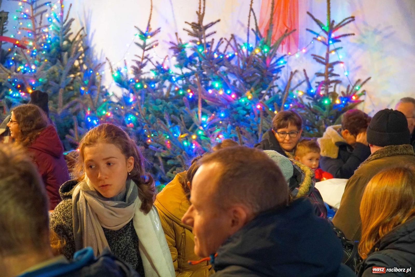 Zdjęcie w galerii na portalu naszraciborz.pl: Orszak Trzech Króli przeszedł przez Gamów [FOTO i WIDEO] wiadomości z regionu
