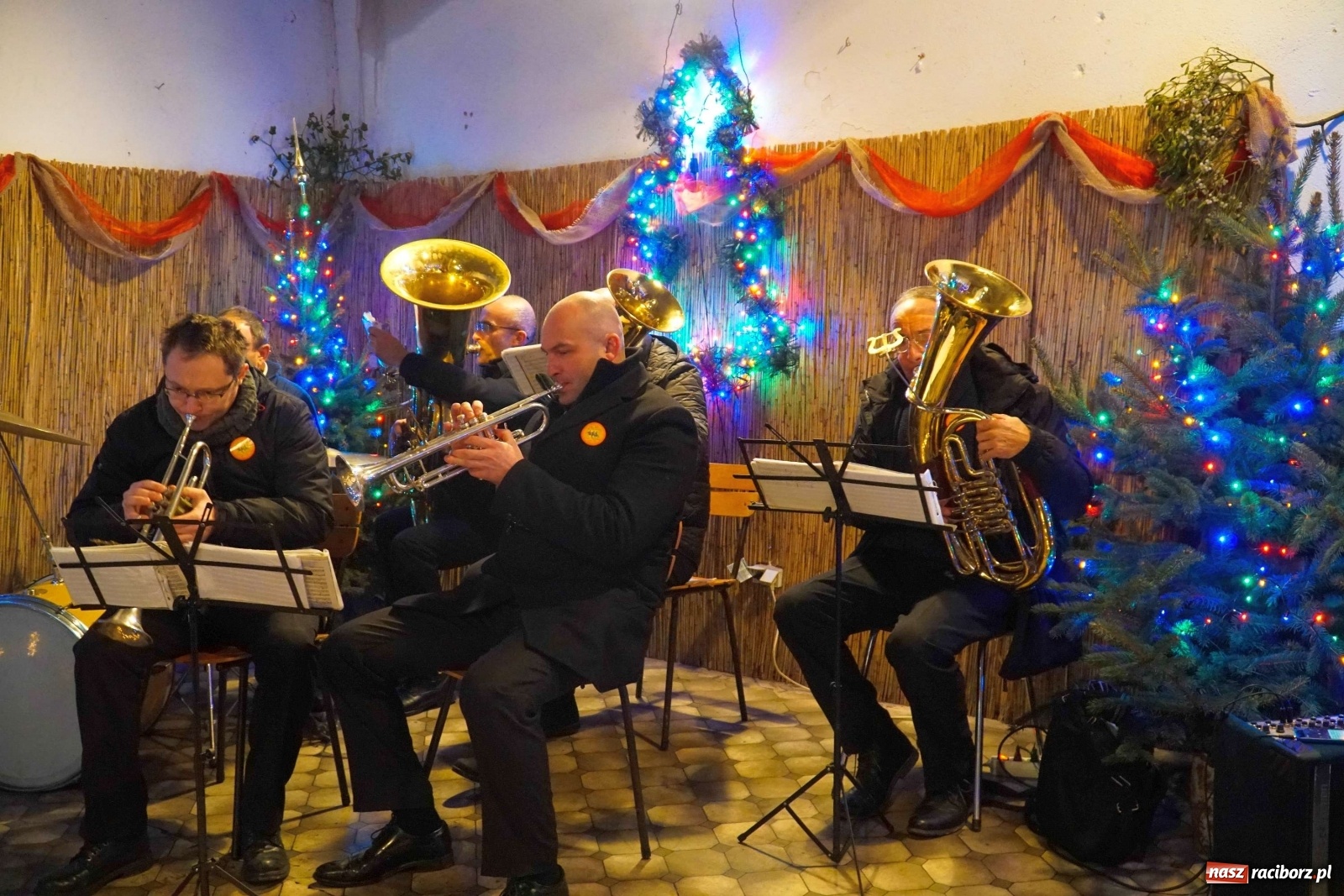 Zdjęcie w galerii na portalu naszraciborz.pl: Orszak Trzech Króli przeszedł przez Gamów [FOTO i WIDEO] wiadomości z regionu