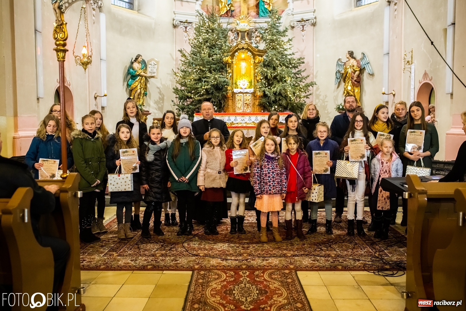 Zdjęcie w galerii na portalu naszraciborz.pl: Kościół w Wojnowicach rozbrzmiał kolędami [FOTO] wiadomości z regionu