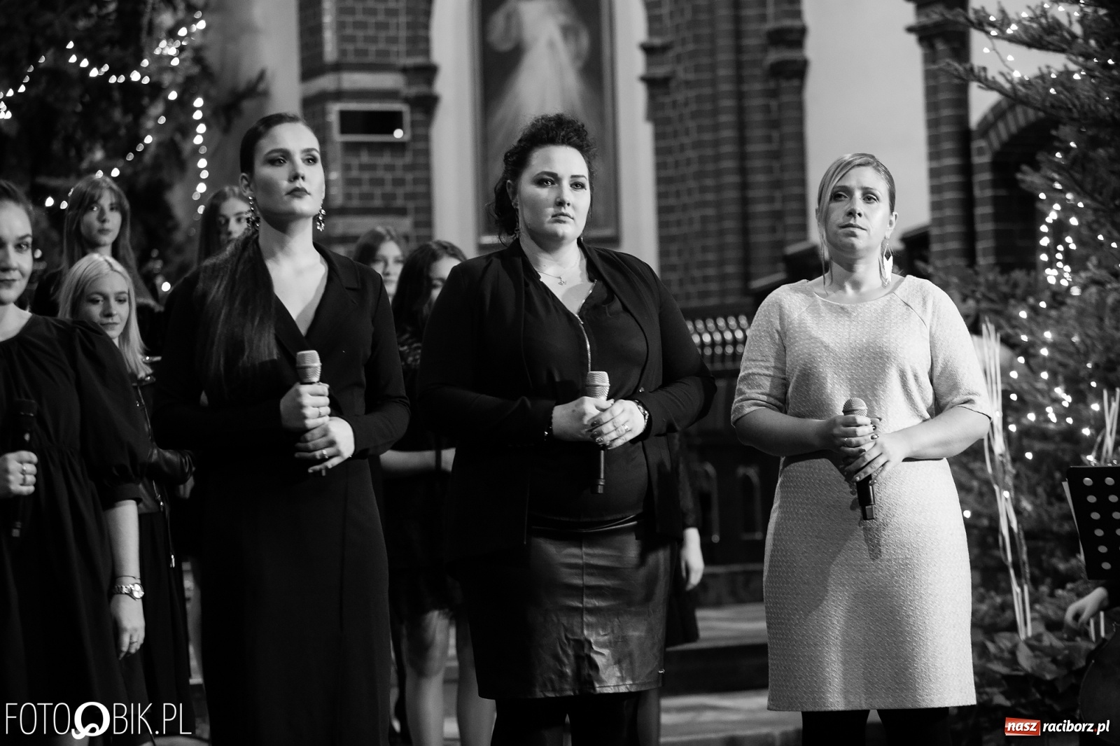 Zdjęcie w galerii na portalu naszraciborz.pl: Mirażowe kolędowanie w kościele na Starej Wsi [FOTO] wiadomości z regionu