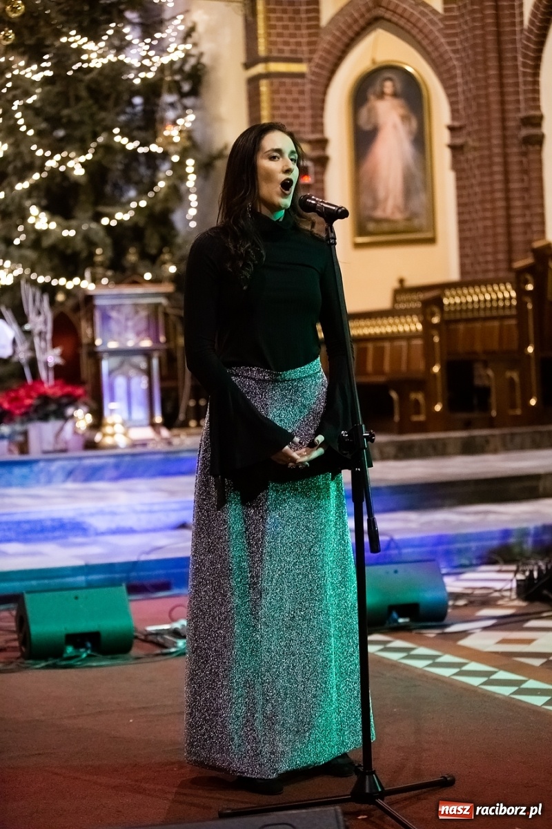 Zdjęcie w galerii na portalu naszraciborz.pl: Mirażowe kolędowanie w kościele na Starej Wsi [FOTO] wiadomości z regionu