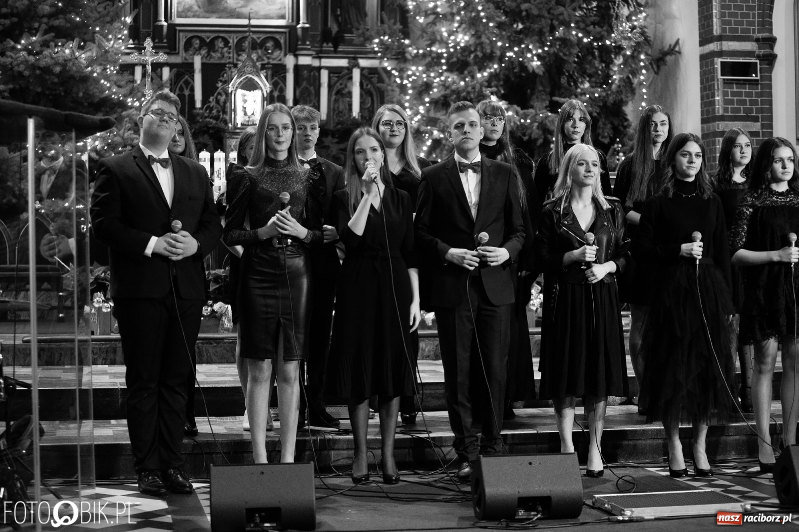 Zdjęcie w galerii na portalu naszraciborz.pl: Mirażowe kolędowanie w kościele na Starej Wsi [FOTO] wiadomości z regionu