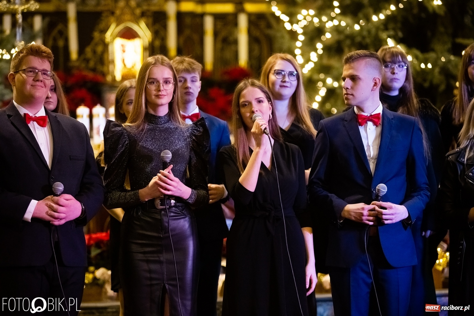 Zdjęcie w galerii na portalu naszraciborz.pl: Mirażowe kolędowanie w kościele na Starej Wsi [FOTO] wiadomości z regionu