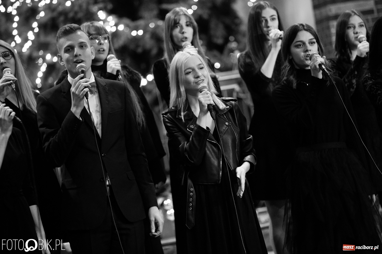 Zdjęcie w galerii na portalu naszraciborz.pl: Mirażowe kolędowanie w kościele na Starej Wsi [FOTO] wiadomości z regionu
