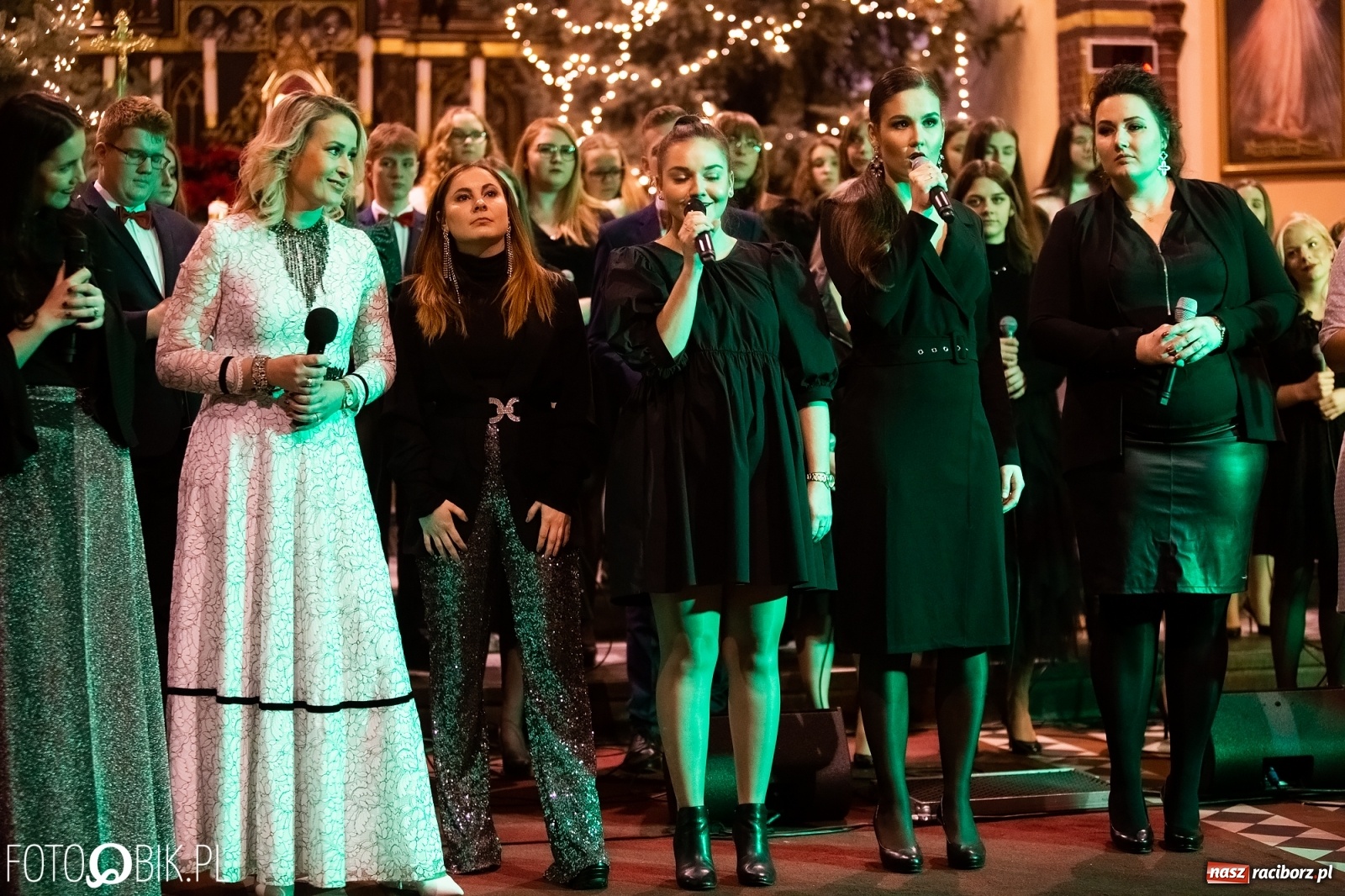 Zdjęcie w galerii na portalu naszraciborz.pl: Mirażowe kolędowanie w kościele na Starej Wsi [FOTO] wiadomości z regionu