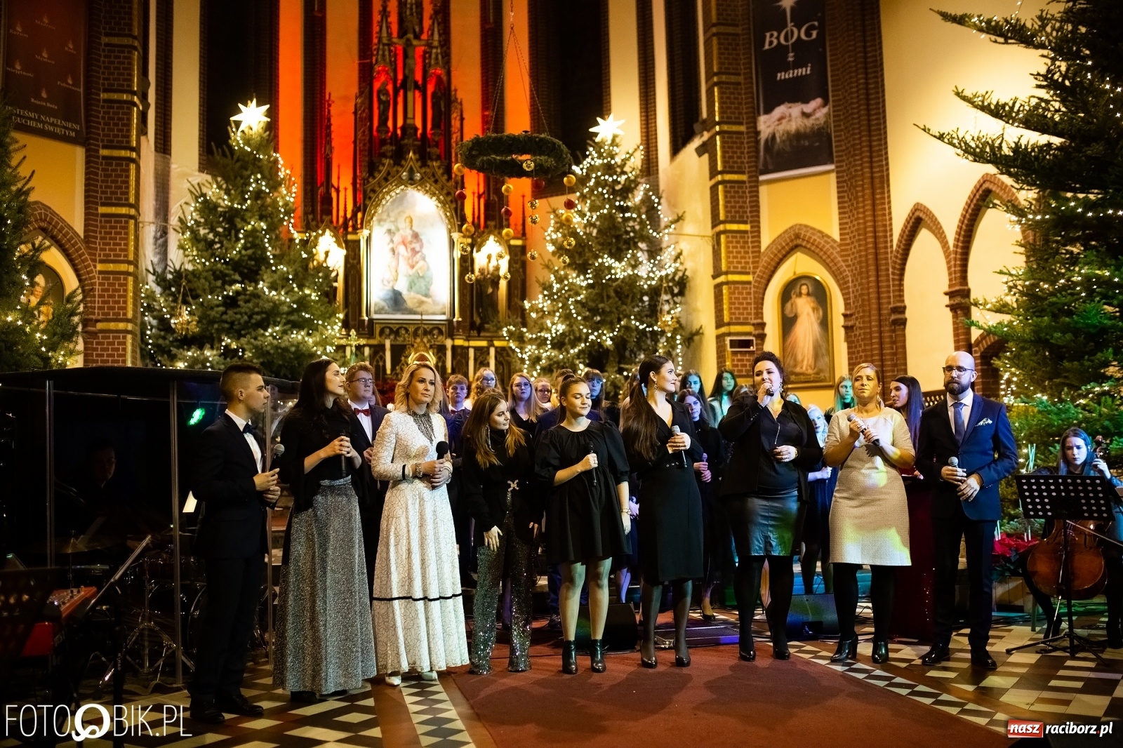 Zdjęcie w galerii na portalu naszraciborz.pl: Mirażowe kolędowanie w kościele na Starej Wsi [FOTO] wiadomości z regionu