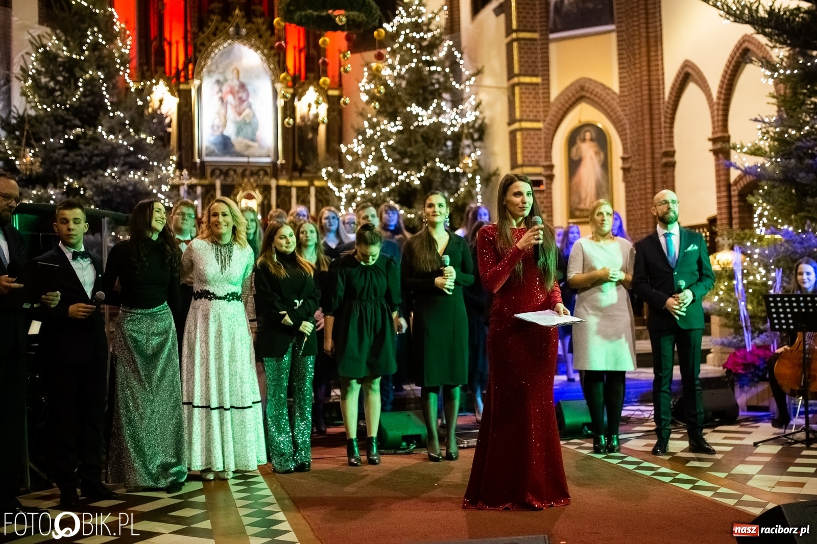 Zdjęcie w galerii na portalu naszraciborz.pl: Mirażowe kolędowanie w kościele na Starej Wsi [FOTO] wiadomości z regionu