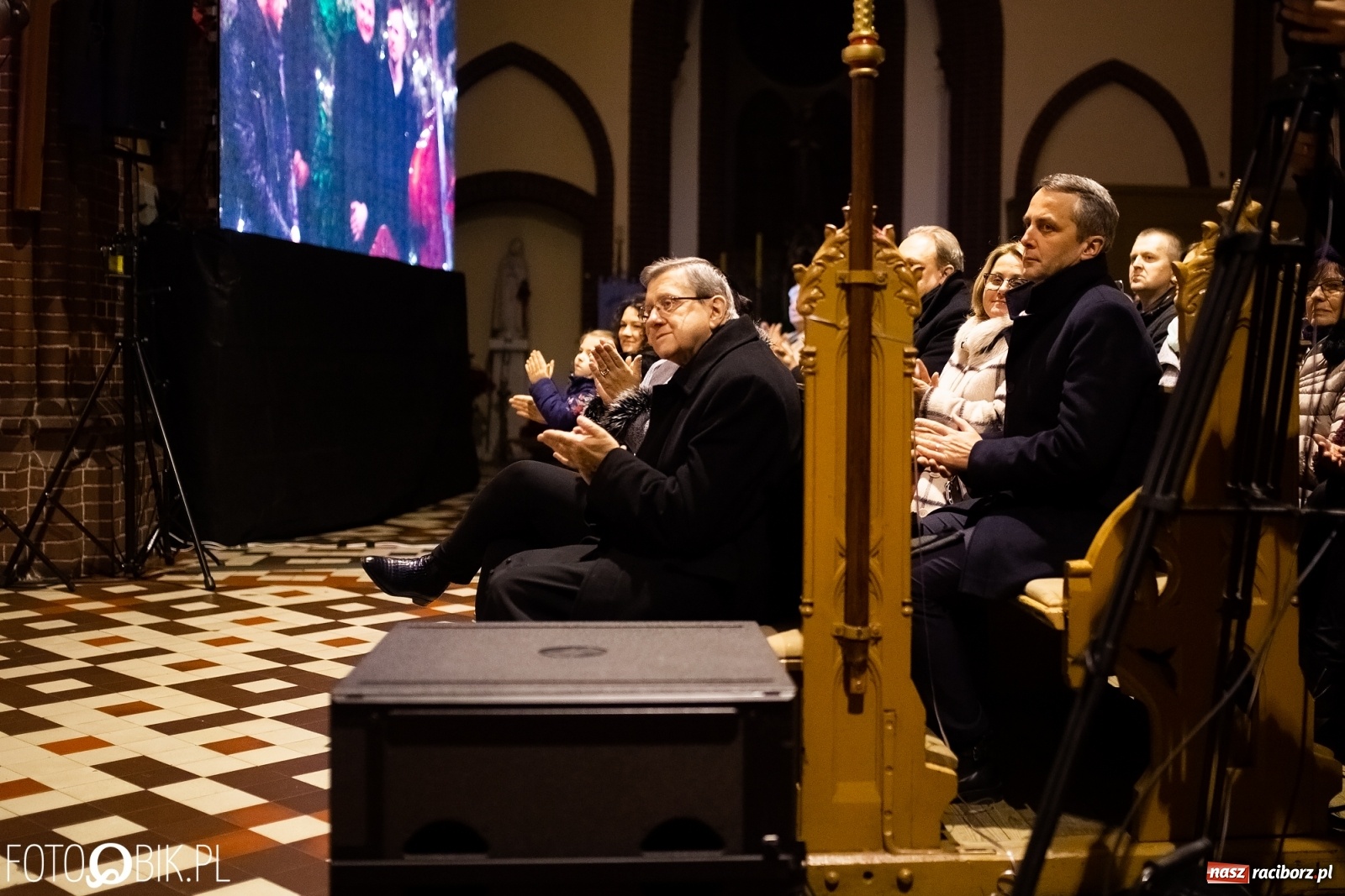 Zdjęcie w galerii na portalu naszraciborz.pl: Mirażowe kolędowanie w kościele na Starej Wsi [FOTO] wiadomości z regionu