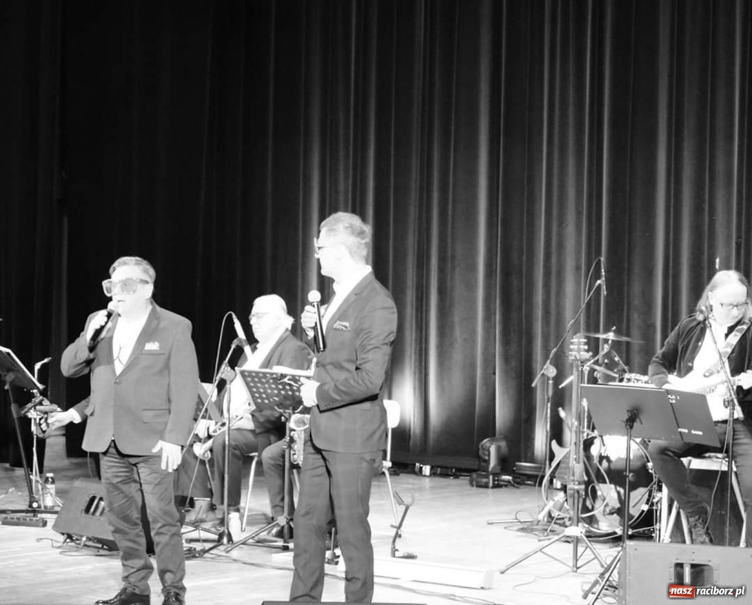 Zdjęcie w galerii na portalu naszraciborz.pl: Kuźnia Kultury przywitała Nowy Rok z humorem [FOTO i WIDEO] wiadomości z regionu