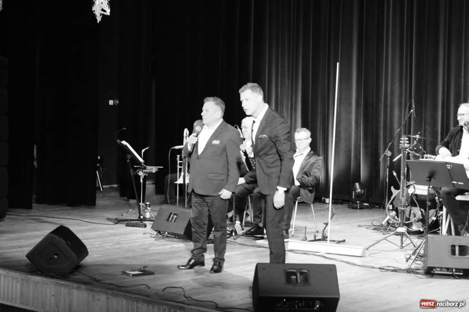 Zdjęcie w galerii na portalu naszraciborz.pl: Kuźnia Kultury przywitała Nowy Rok z humorem [FOTO i WIDEO] wiadomości z regionu