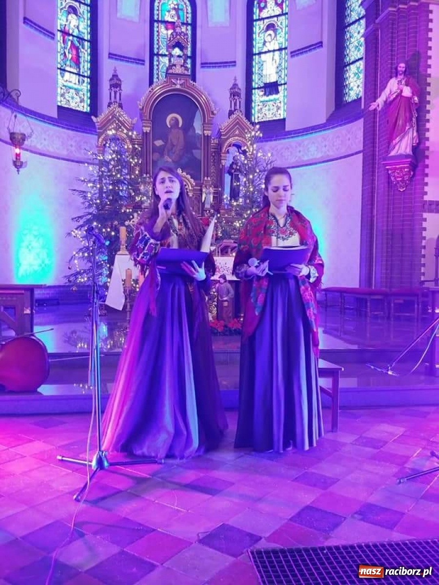 Zdjęcie w galerii na portalu naszraciborz.pl: Tradycyjne kolędowanie w Kuźni Raciborskiej wiadomości z regionu