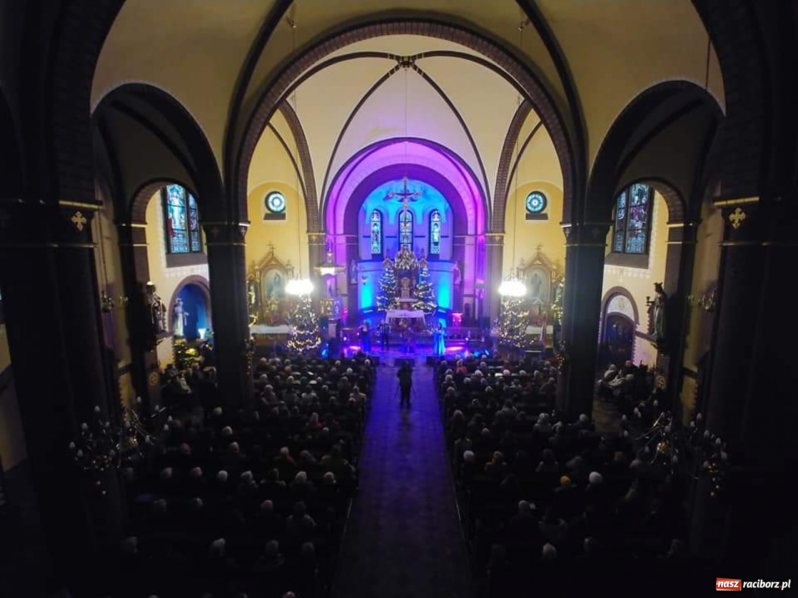 Zdjęcie w galerii na portalu naszraciborz.pl: Tradycyjne kolędowanie w Kuźni Raciborskiej wiadomości z regionu