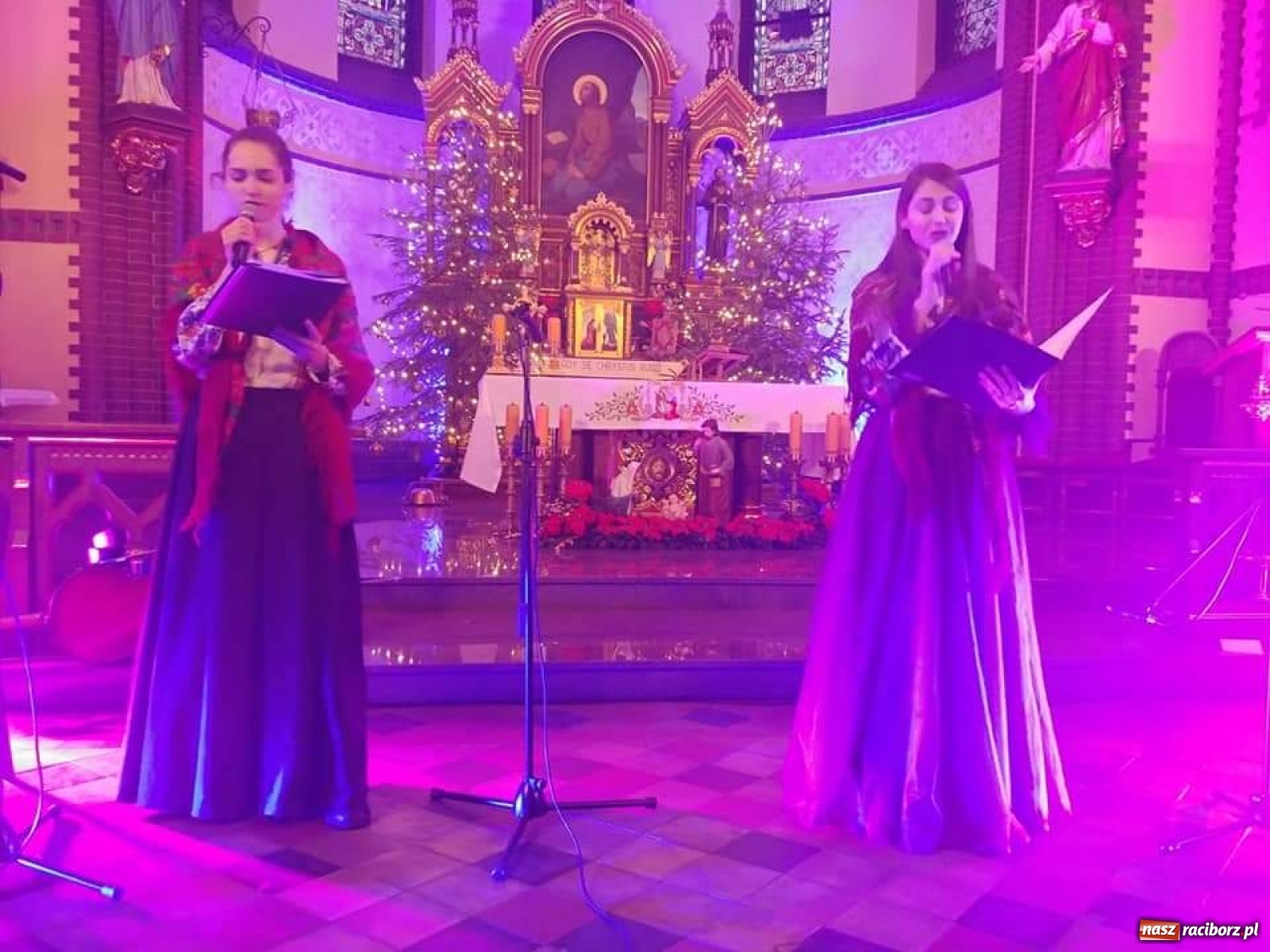 Zdjęcie w galerii na portalu naszraciborz.pl: Tradycyjne kolędowanie w Kuźni Raciborskiej wiadomości z regionu