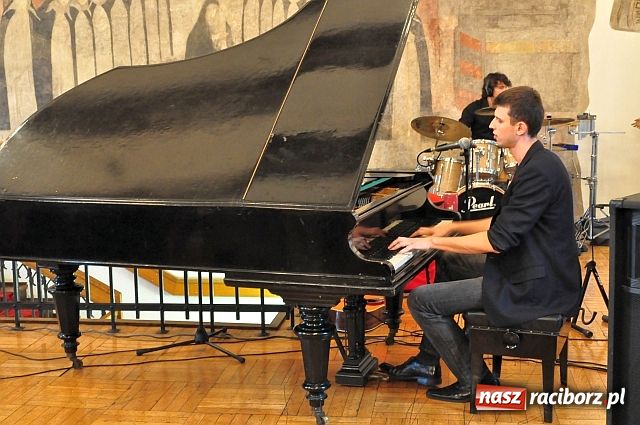 Zdjęcie w galerii na portalu naszraciborz.pl: Prace przekraczające granice wiadomości z regionu