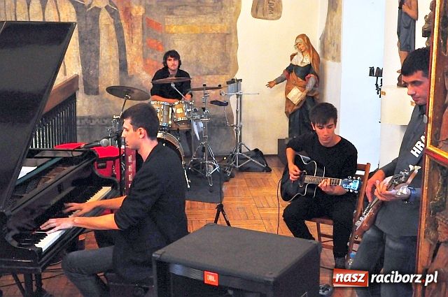 Zdjęcie w galerii na portalu naszraciborz.pl: Prace przekraczające granice wiadomości z regionu