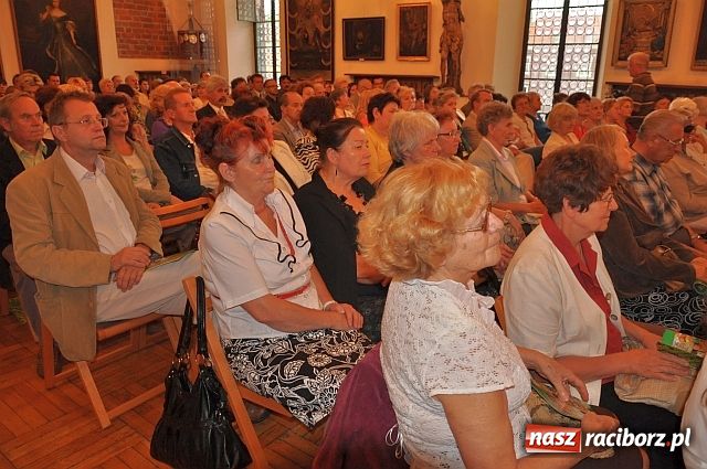 Zdjęcie w galerii na portalu naszraciborz.pl: Prace przekraczające granice wiadomości z regionu