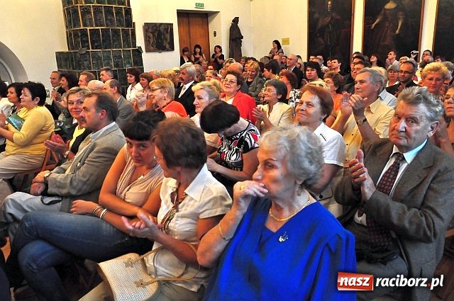 Zdjęcie w galerii na portalu naszraciborz.pl: Prace przekraczające granice wiadomości z regionu