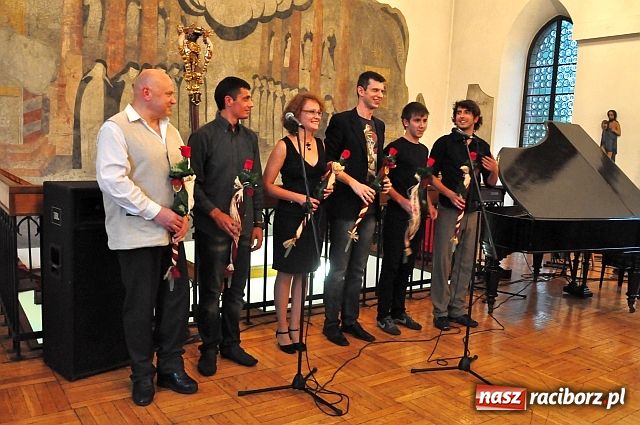 Zdjęcie w galerii na portalu naszraciborz.pl: Prace przekraczające granice wiadomości z regionu