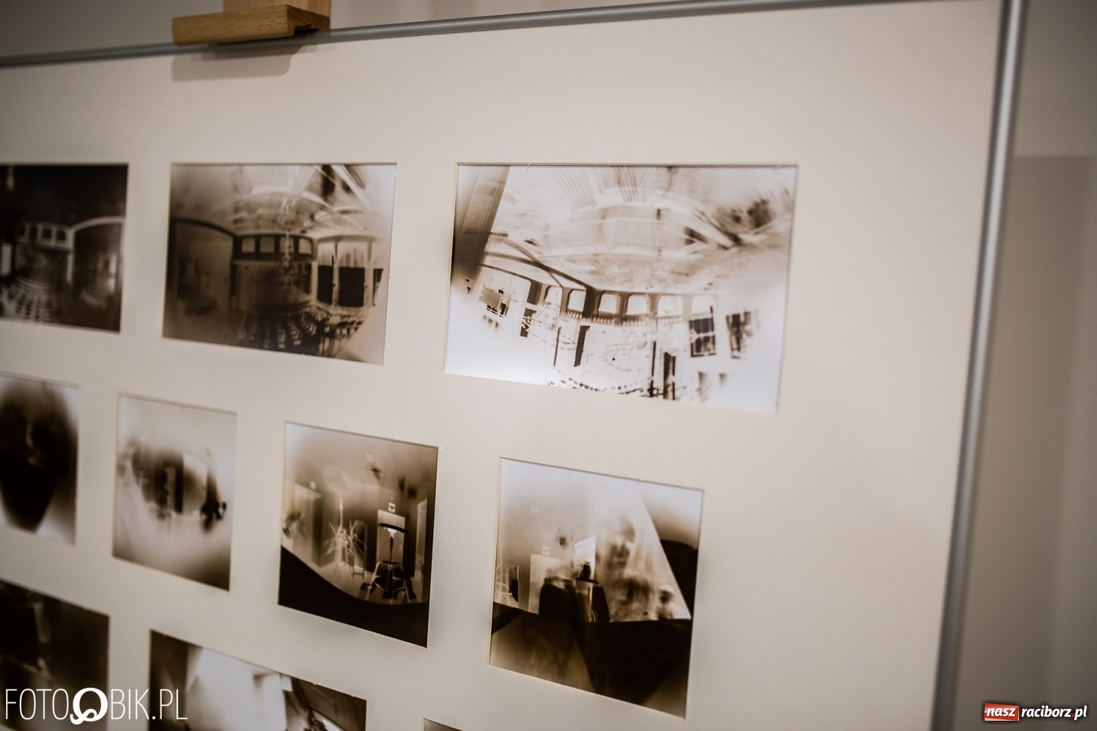 Zdjęcie w galerii na portalu naszraciborz.pl: Koncert Judyty Pisarczyk i wystawa fotograficzna Magia Światła wiadomości z regionu