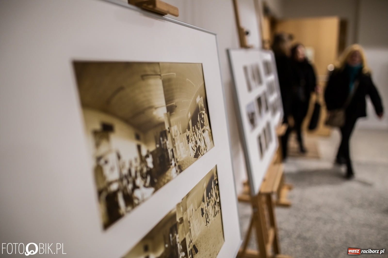 Zdjęcie w galerii na portalu naszraciborz.pl: Koncert Judyty Pisarczyk i wystawa fotograficzna Magia Światła wiadomości z regionu