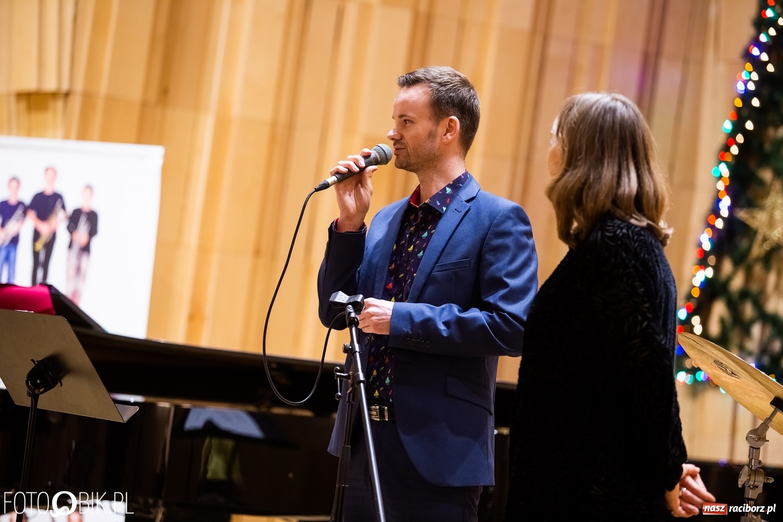 Zdjęcie w galerii na portalu naszraciborz.pl: Koncert Judyty Pisarczyk i wystawa fotograficzna Magia Światła wiadomości z regionu
