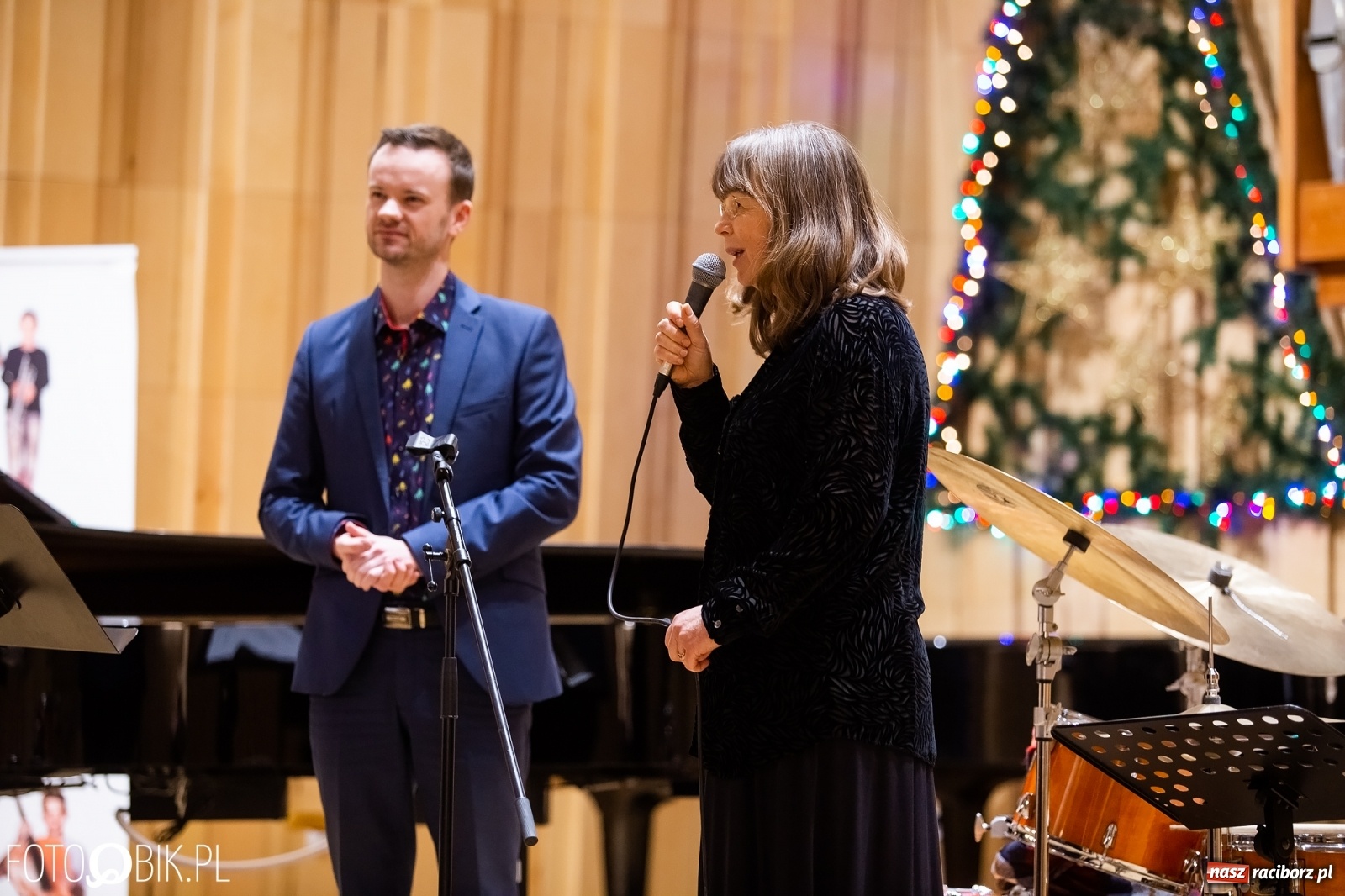 Zdjęcie w galerii na portalu naszraciborz.pl: Koncert Judyty Pisarczyk i wystawa fotograficzna Magia Światła wiadomości z regionu