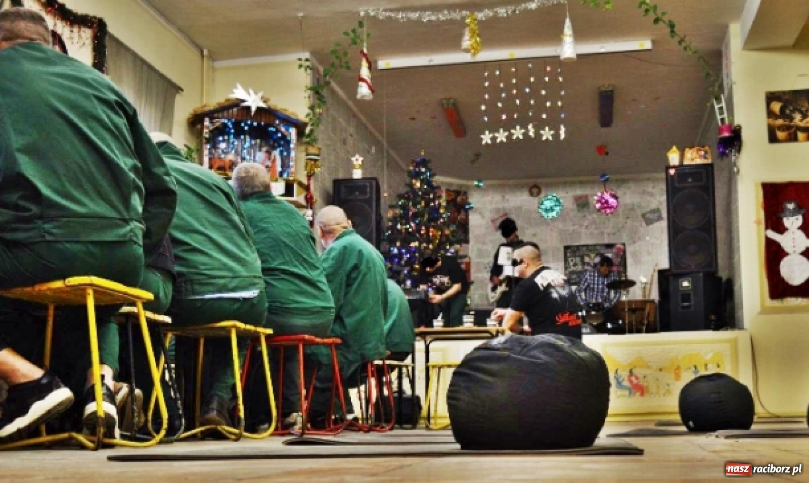 Zdjęcie w galerii na portalu naszraciborz.pl: Medytacja w Zakładzie Karnym w Raciborzu  wiadomości z regionu